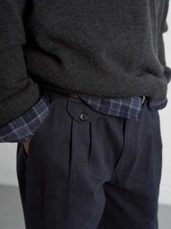 Everyday Pin-tuck Chino Pants (Navy)