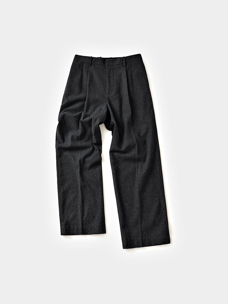 City Light Wool Pin-tuck Trouser (Black)