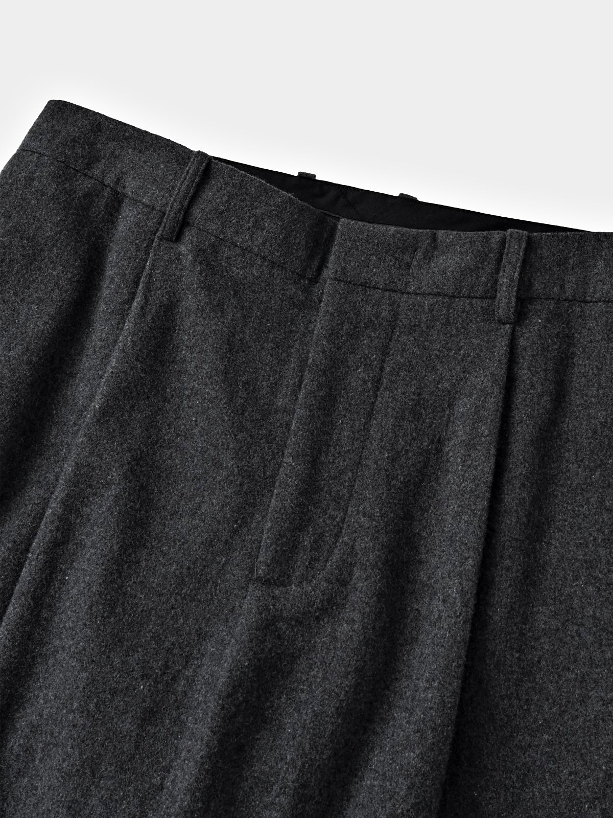 City Light Wool Pin-tuck Trouser (Black)