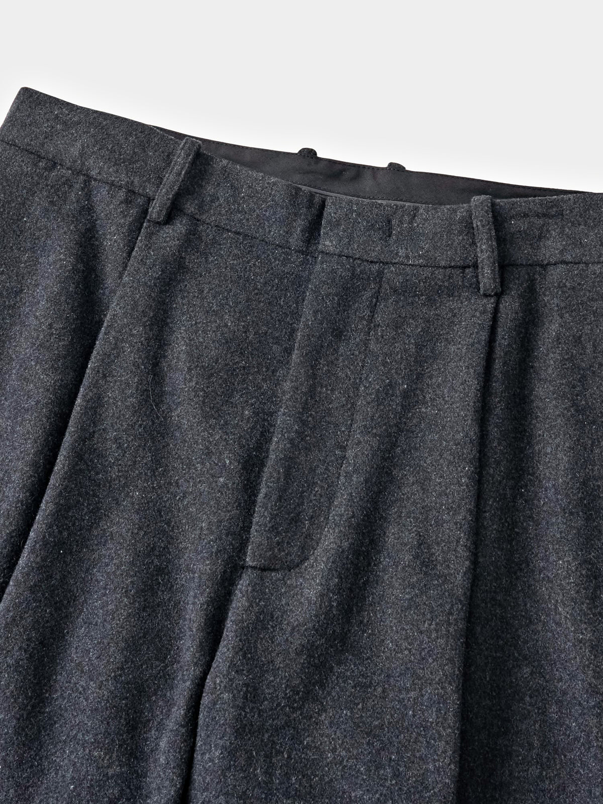 City Light Wool Pin-tuck Trouser (Charcoal)