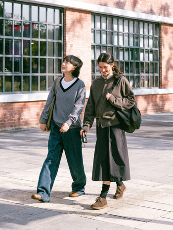 Loose Fit Pin-tuck Denim Pants (Mid Indigo)