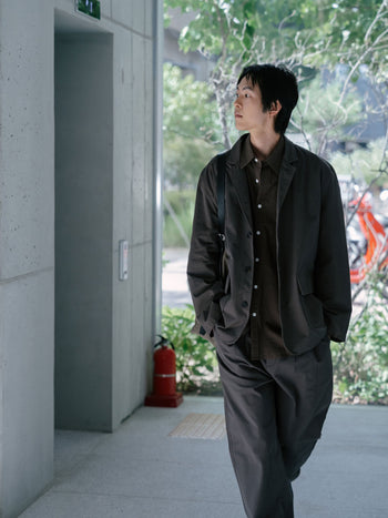City Worker Pin-tuck Trouser (Ash Brown)