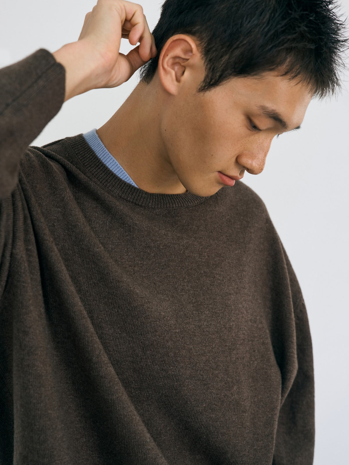 Layered Wool Crew Knit (Brown-Light Blue)