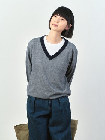 Loose Fit Pin-tuck Denim Pants - Mid Indigo | A2 (L)