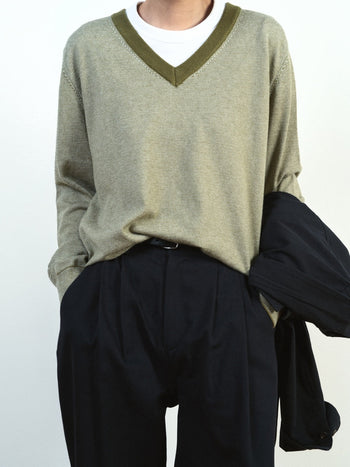 (W)Pin-Stripe V-neck Knit - Olive | W0 (S)
