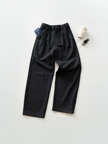 City Wool Pin-tuck Trouser (Charcoal)