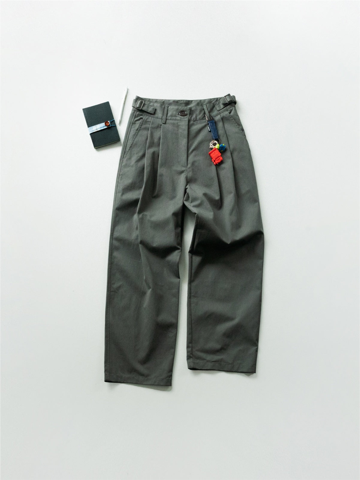 (W)Office Belted Pin-tuck Pants (Khaki)