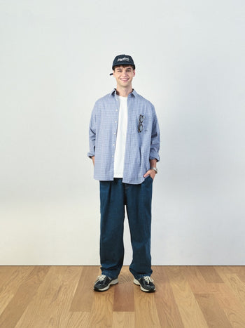 Loose Fit Pin-tuck Denim Pants (Mid Indigo)
