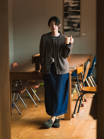 Fine Wool Roundneck Cardigan (Charcoal)