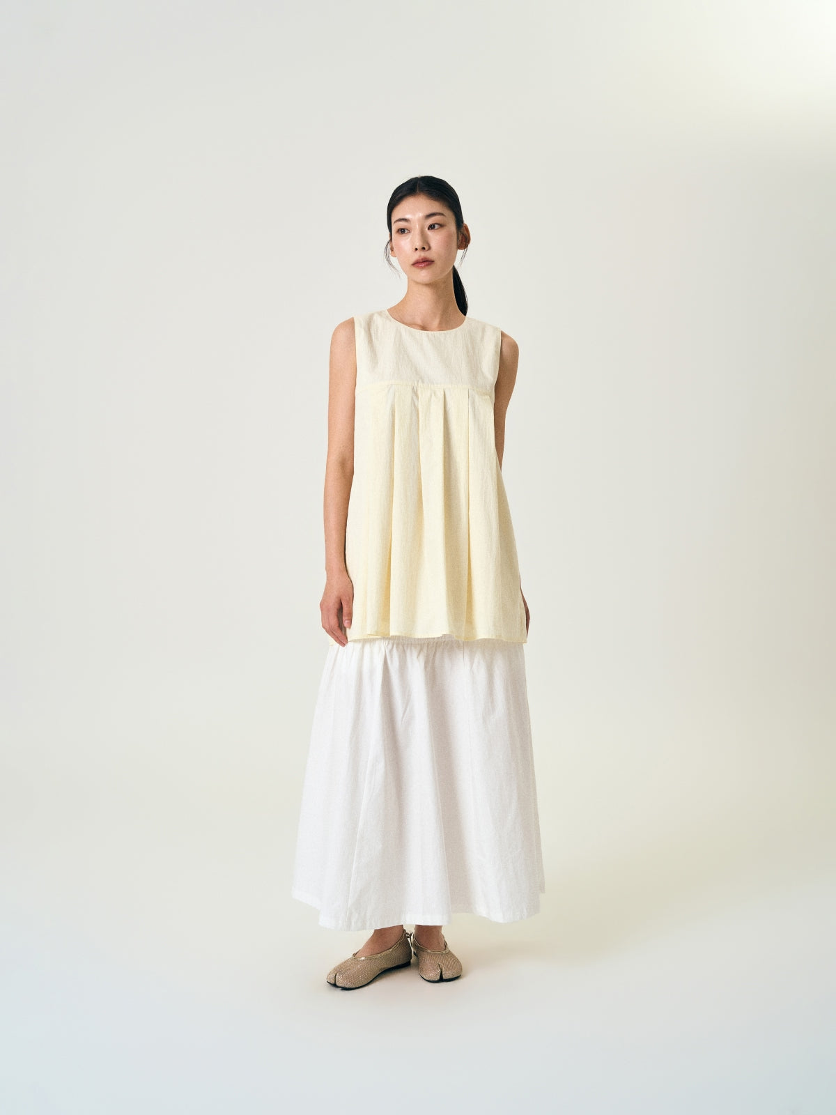 Pleats Sleeveless Top (Ivory)