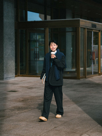 City Wool Pin-tuck Trouser - Navy | A1 (M)