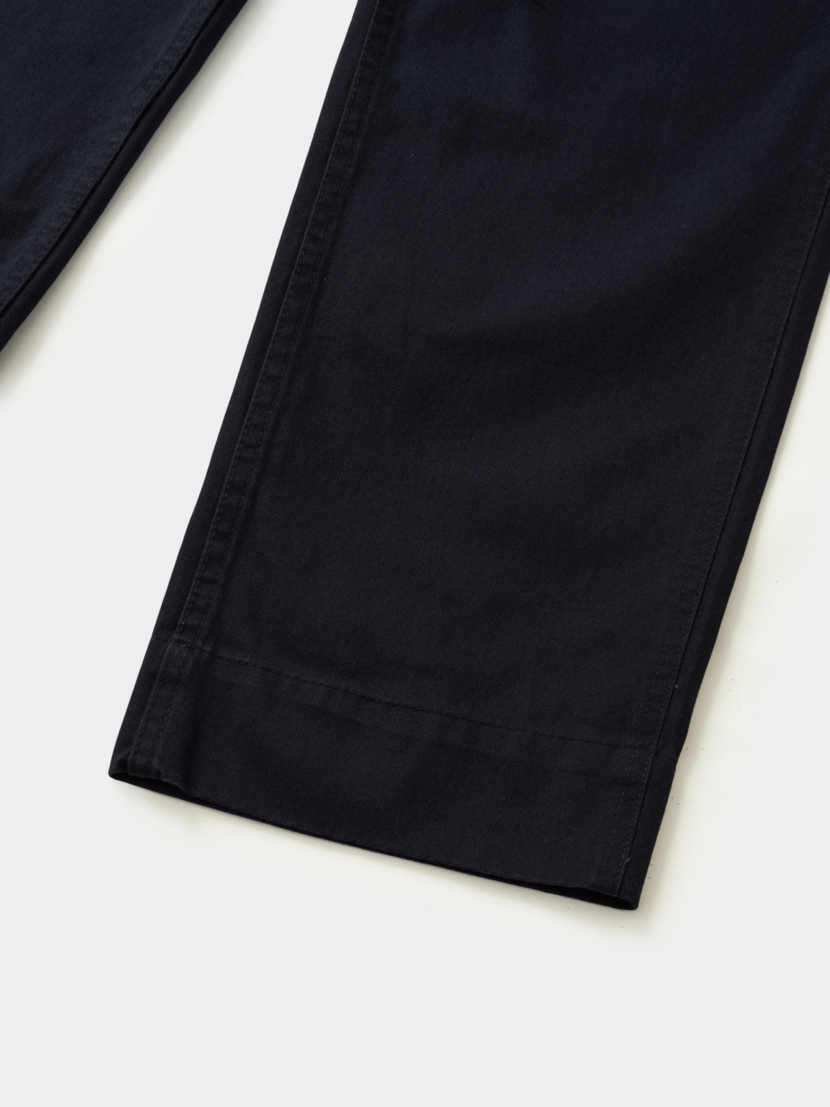 Essential Classic Chino Pants (Black)
