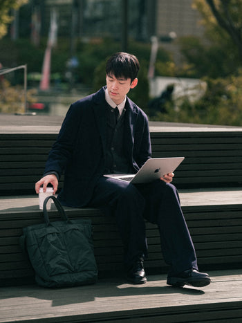 City Wool Pin-tuck Trouser (Navy)