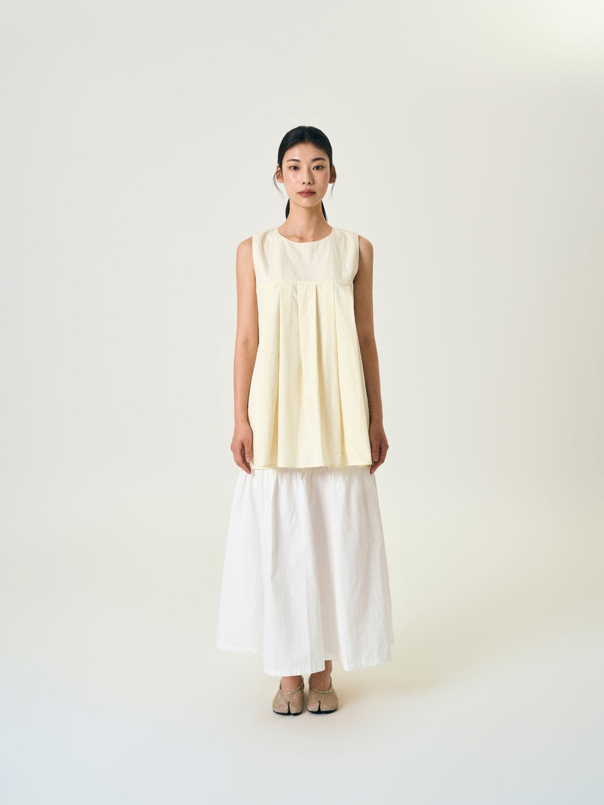 Pleats Sleeveless Top (Ivory)