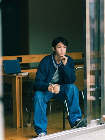 Fine Wool Roundneck Cardigan (Navy)