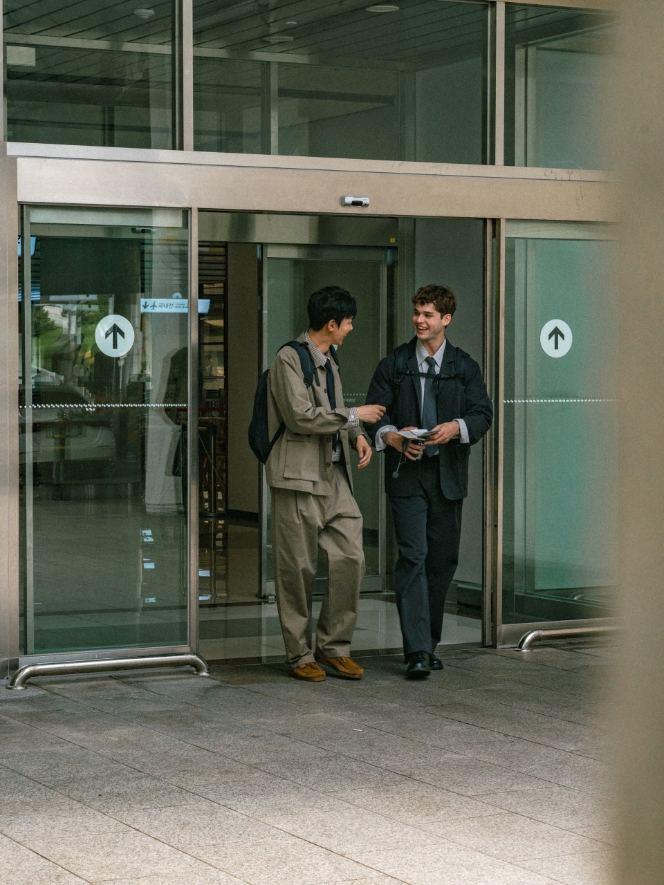 City Worker Pin-tuck Trouser (Navy)