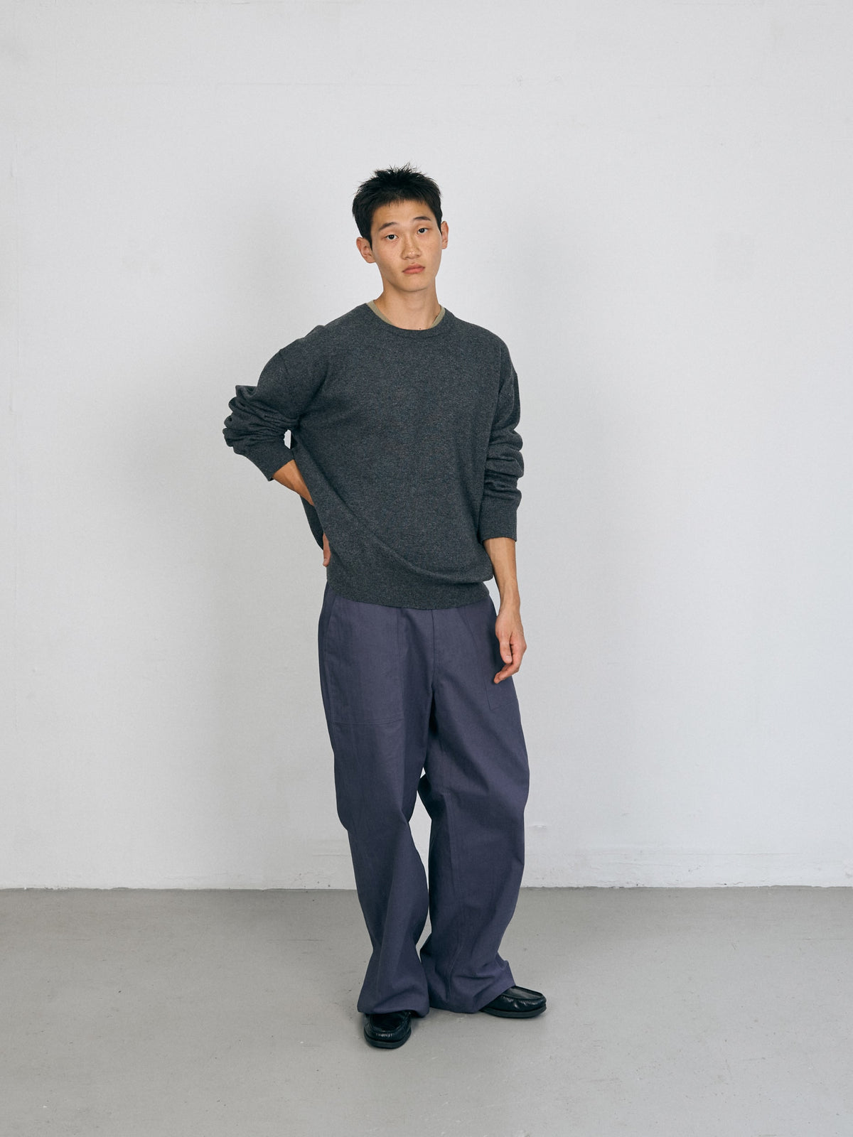 Layered Wool Crew Knit (Charcoal-Olive)