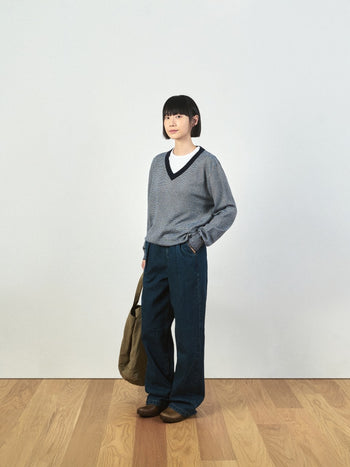 Loose Fit Pin-tuck Denim Pants (Mid Indigo)
