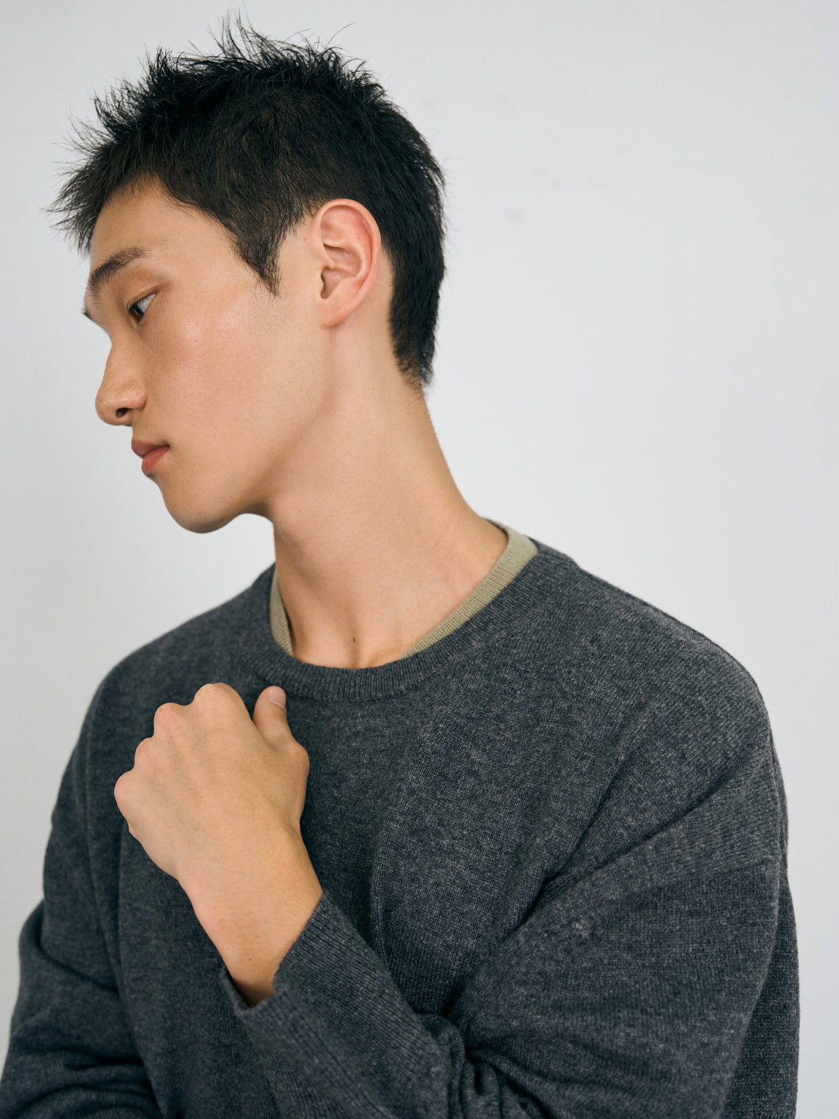 Layered Wool Crew Knit (Charcoal-Olive)