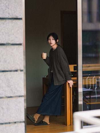 Fine Wool Roundneck Cardigan (Navy)