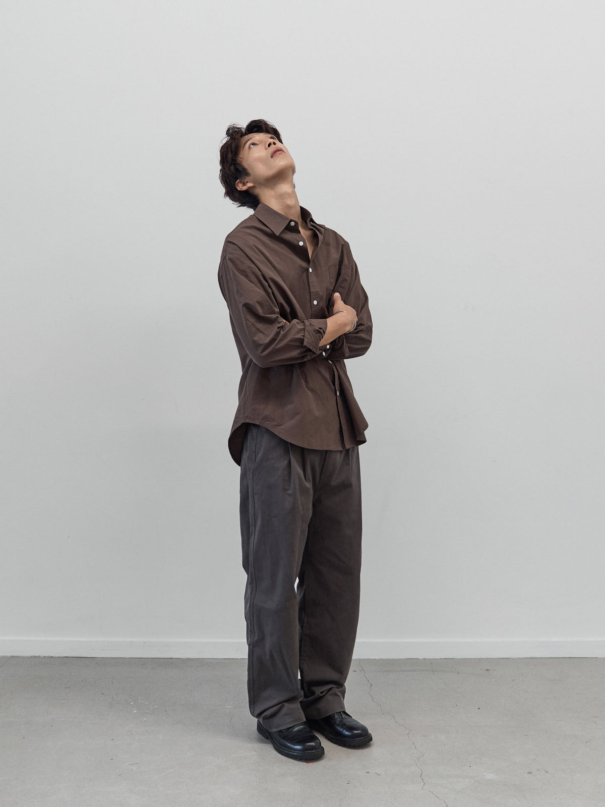 City Worker Pin-tuck Trouser (Ash Brown)