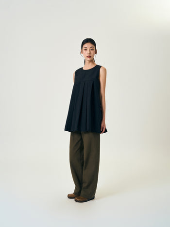 Pleats Sleeveless Top (Black)