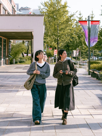 Loose Fit Pin-tuck Denim Pants (Deep Indigo)