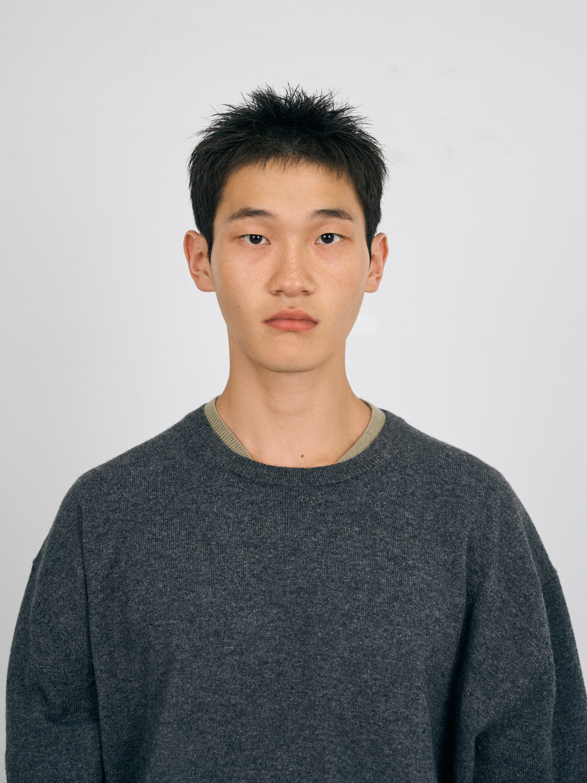 Layered Wool Crew Knit (Charcoal-Olive)