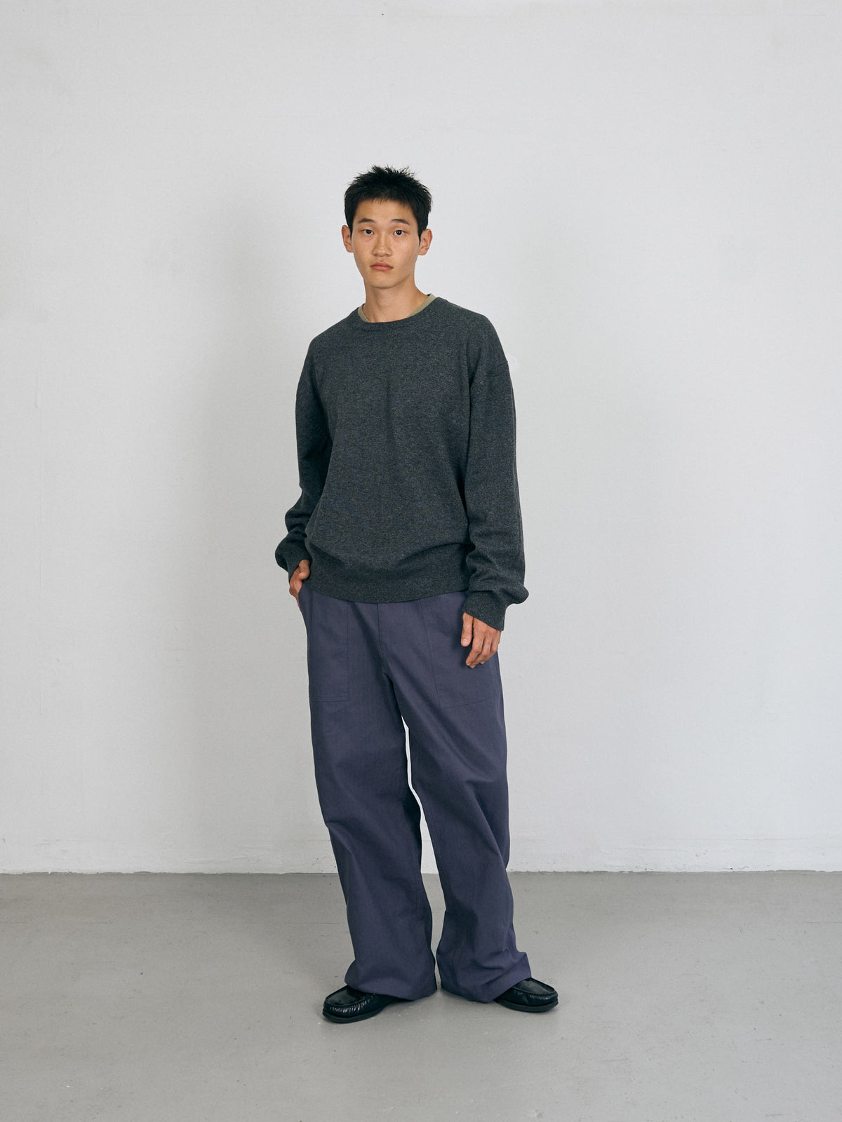 Layered Wool Crew Knit (Charcoal-Olive)